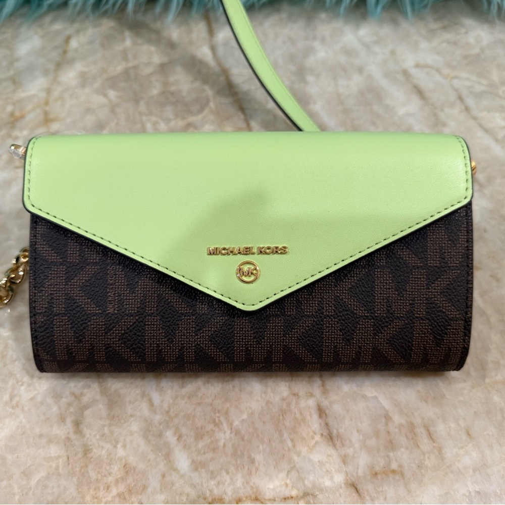 Michael Michael Kors Jet Set Charm Large Envelope Phone Xbody. New with tags - Picture 3 of 10
